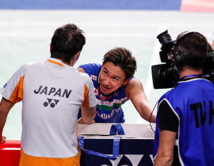 Gutsy Momota Goes Down Fighting